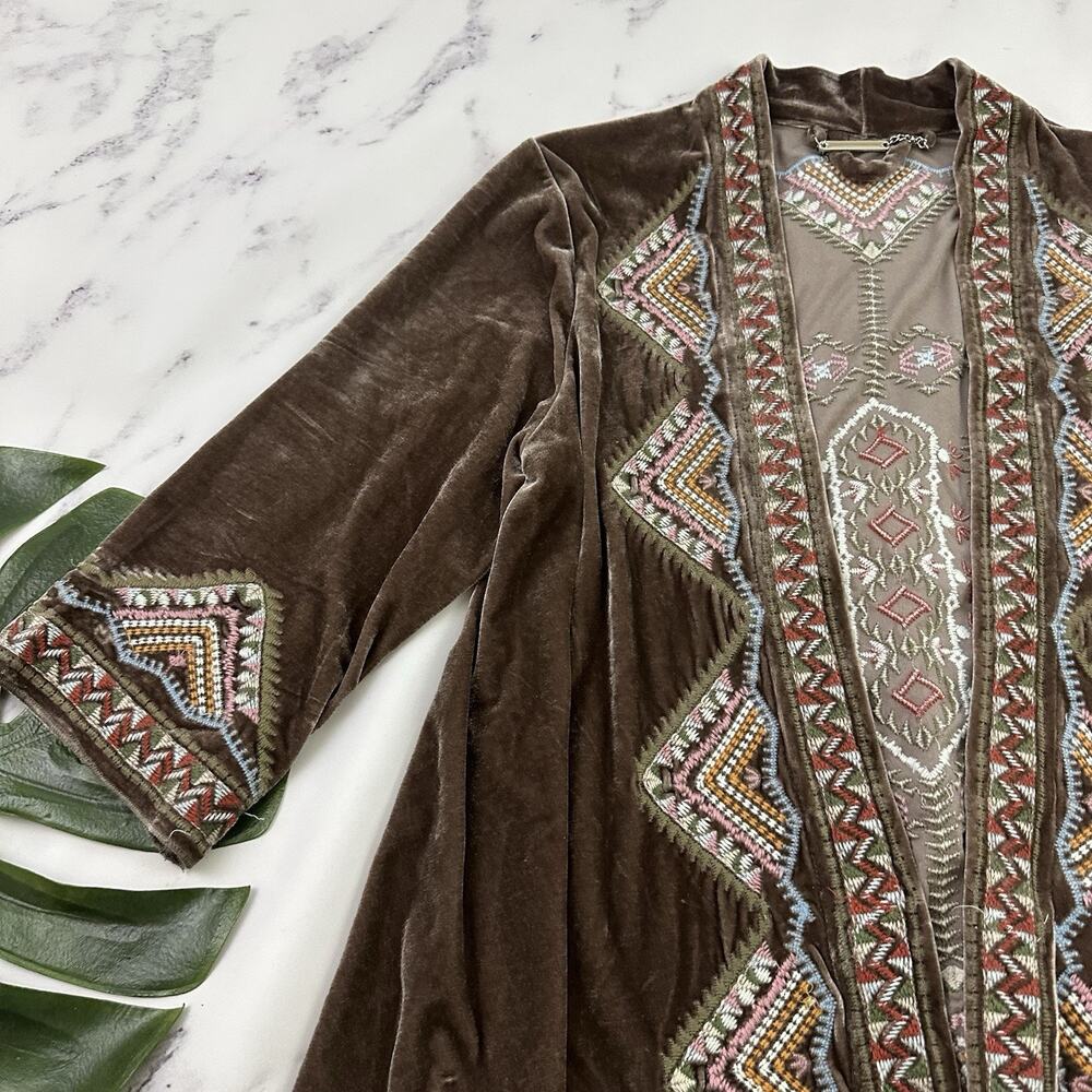 Paparazzi Womens Velvet Embroidered Kimono Cardigan Sweater Size M Brown Pink - Picture 4 of 12